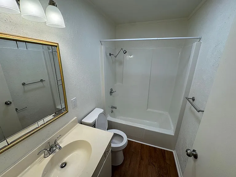 616 Commanche Dr — Photo 7