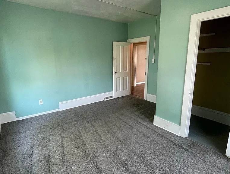 639 Niagara St — Photo 8