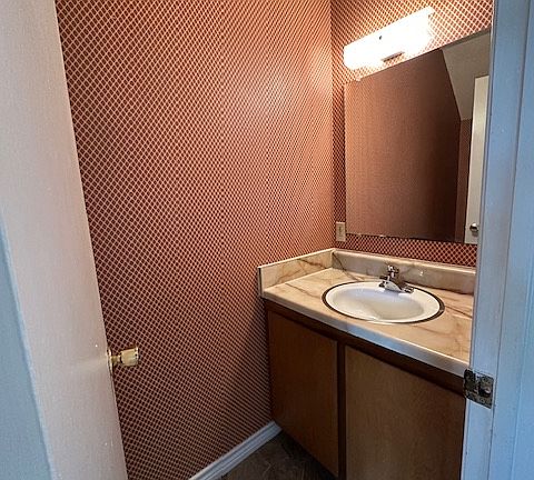 5th image of 1236 Meadowview Dr
