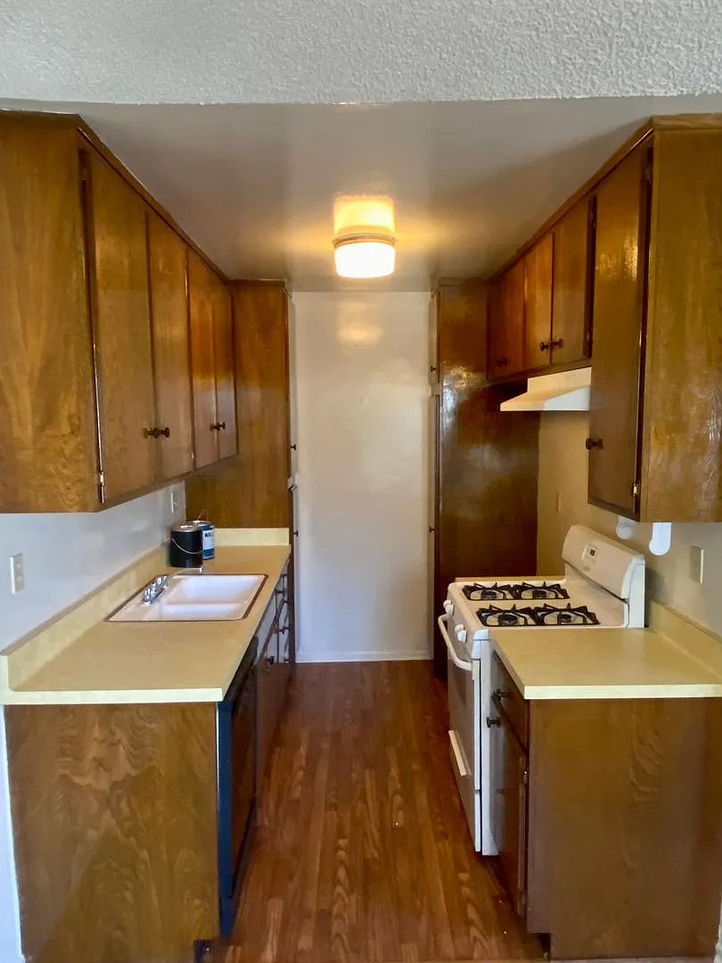 1732 Butler Ave. — Photo 4