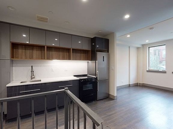 2nd image of 523 Willoughby Ave #102