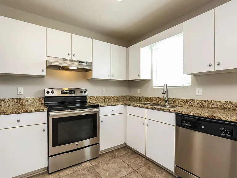2611 Hawk Eye Ct — Photo 8