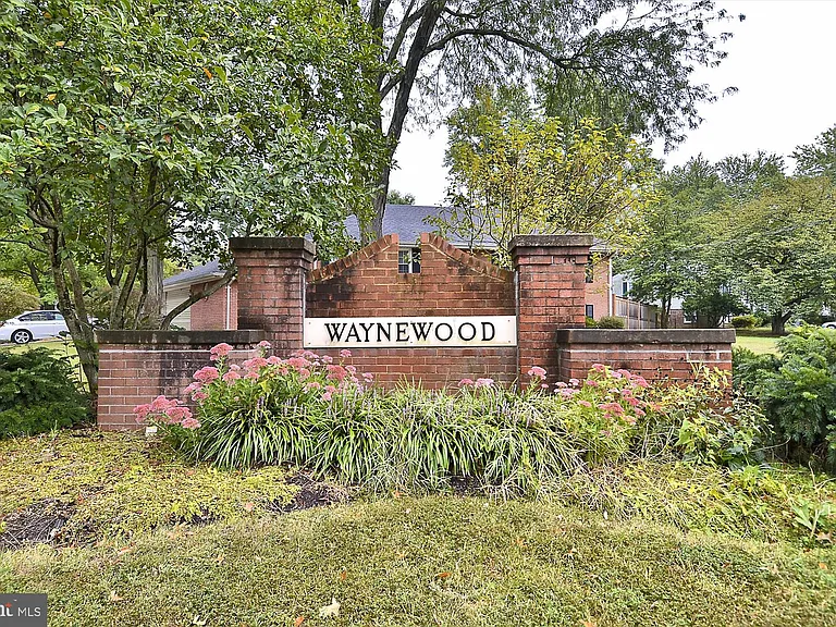 8509 Cyrus Pl — Photo 47