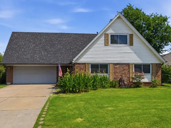 8221 E 35th St, Tulsa, OK 74145