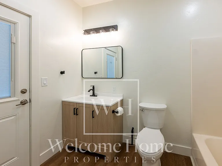 411 SE 8th St — Photo 17