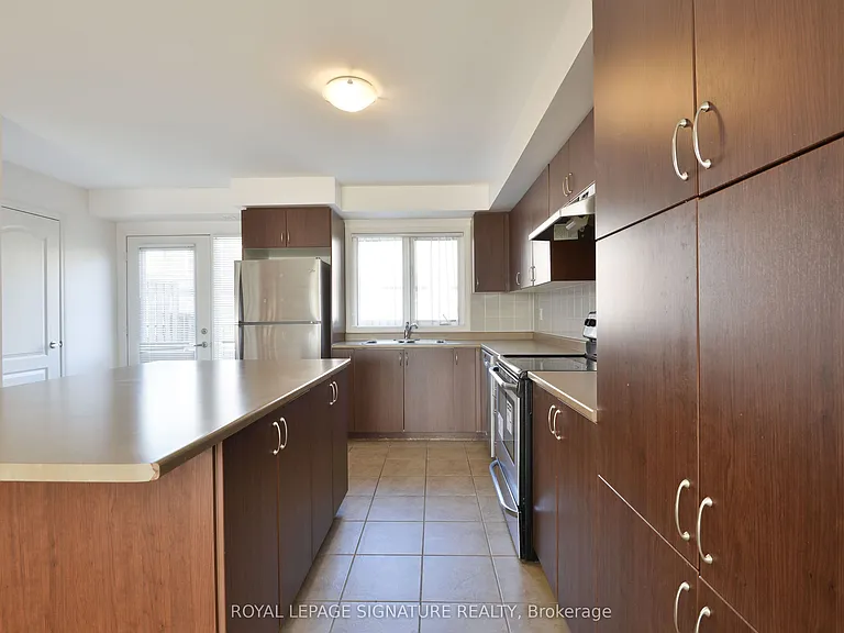3135 Boxford Cres #6 — Photo 13