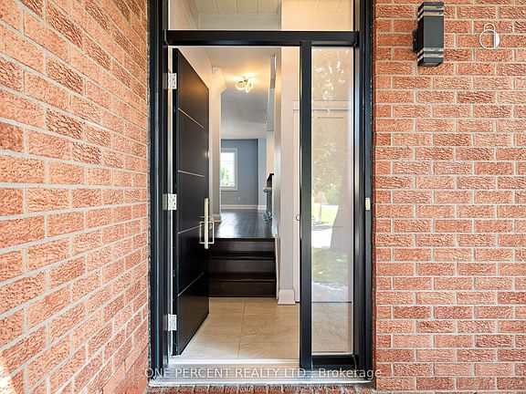 4th image of 8 Rastila Cres