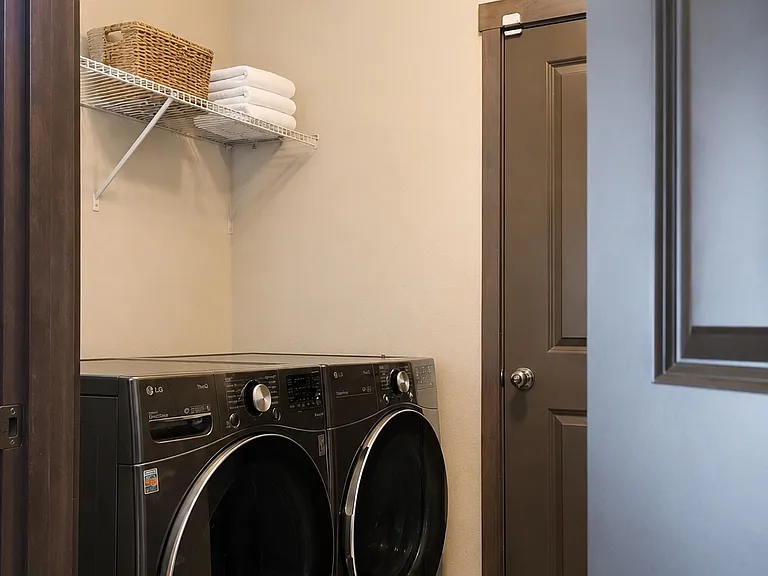 215 N Spindle St — Photo 11