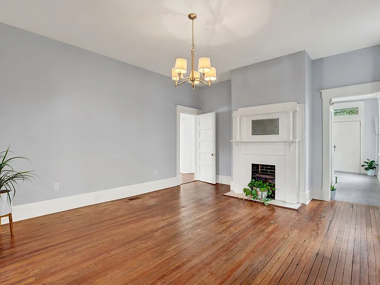25 E 33rd St — Photo 9