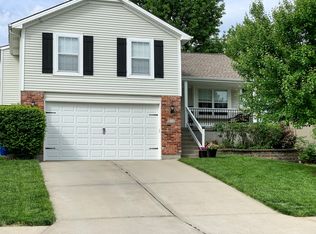 633 NW Rosaceae Dr, Blue Springs, MO 64015
