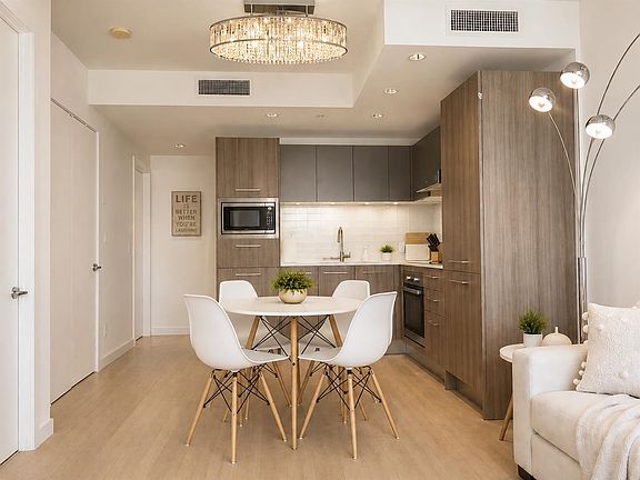 2nd image of 2220 Kingsway #510