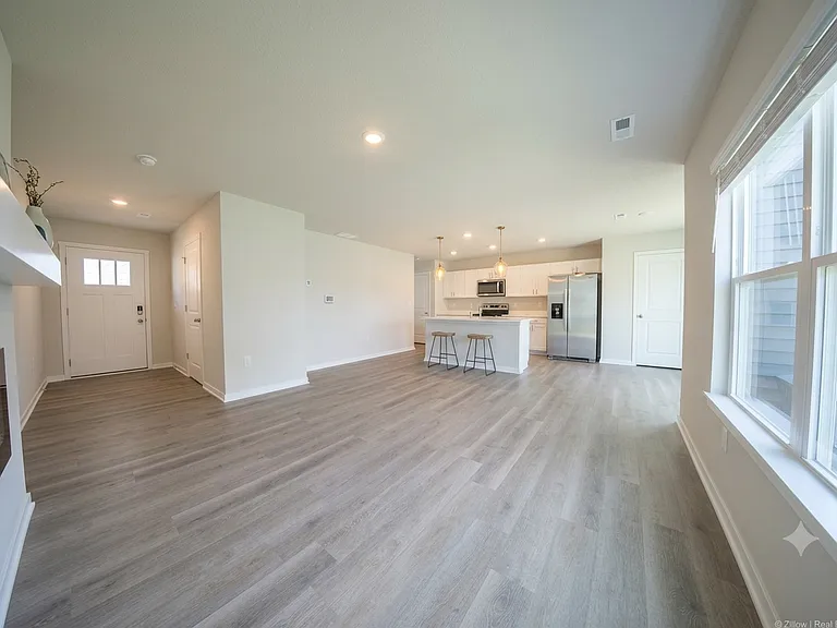 303 Ember Dr — Photo 7