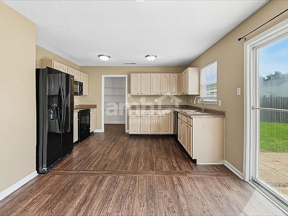 3rd image of 10981 Clear Spring Dr