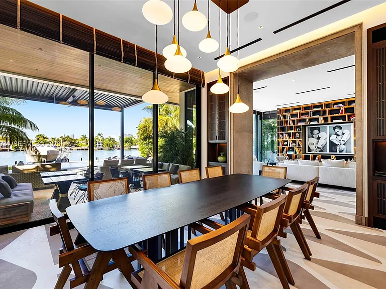 200 W Rivo Alto Dr — Photo 25