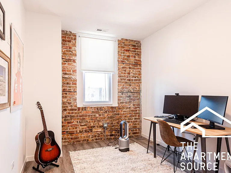 2743 W Division St #4R — Photo 7