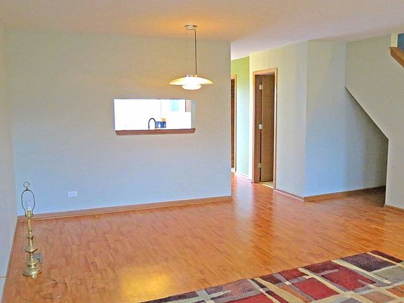 2nd image of 1114 Cambridge Dr