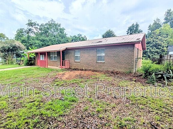 2nd image of 1022 Woodbury Pl