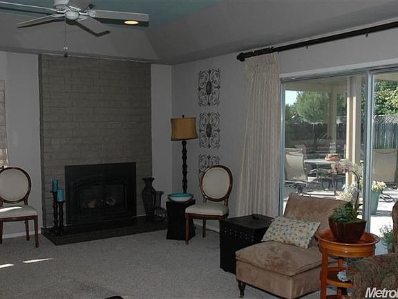 4th image of 703 Donner Way