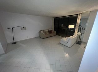 20334 W Country Club Dr #2501, Miami, FL 33180