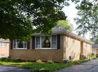 521 N Dee Rd, Park Ridge, IL 60068