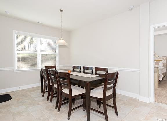 4th image of 1672 Williamsburg Dr