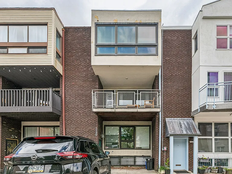 1130 Lombard St — Photo 42