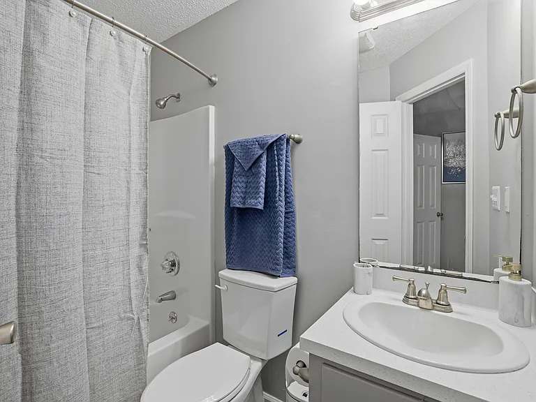 Westpointe Apartments — Photo 22