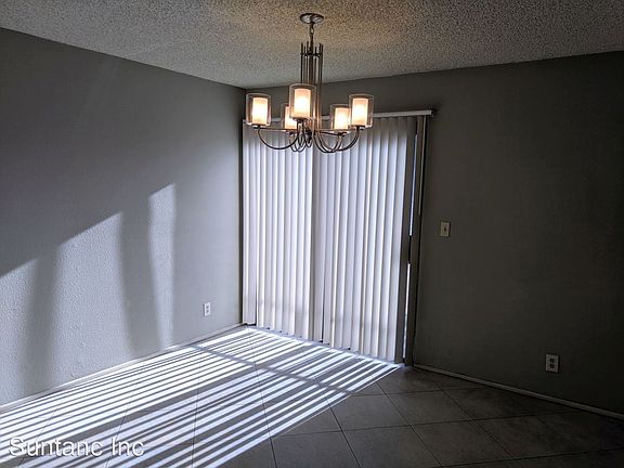 4th image of 729 E Grand Ave APT D
