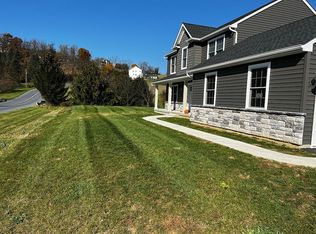 5401 Riverview Rd, Slatington, PA 18080