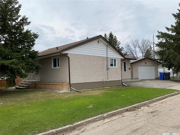 296 maple AVENUE, Yorkton, SK S3N 1W7