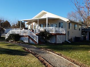 633 E Garfield Ave, Glenns Ferry, ID 83623