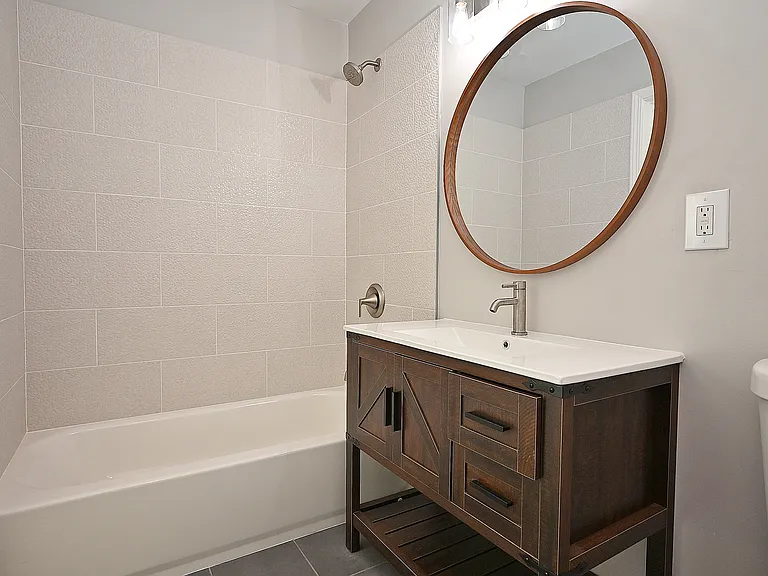 2nd bathroom