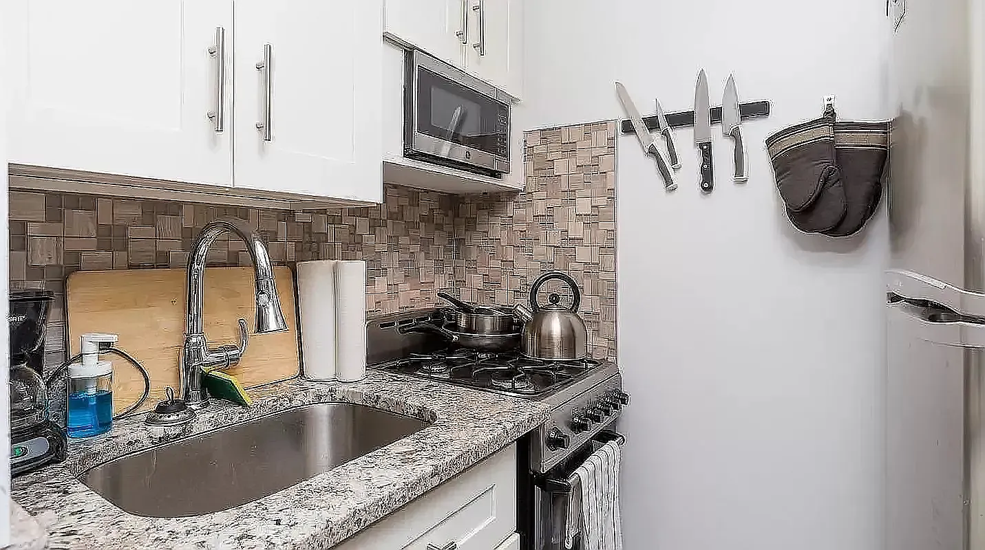 144 West 46th Street — Photo 4