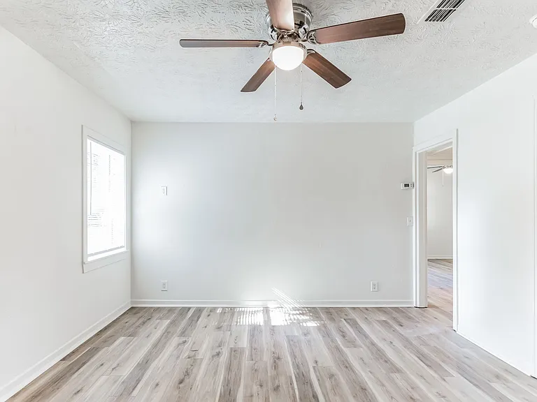 2504 Danson St — Photo 19