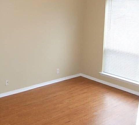 5th image of 5826 Victor St APT 102