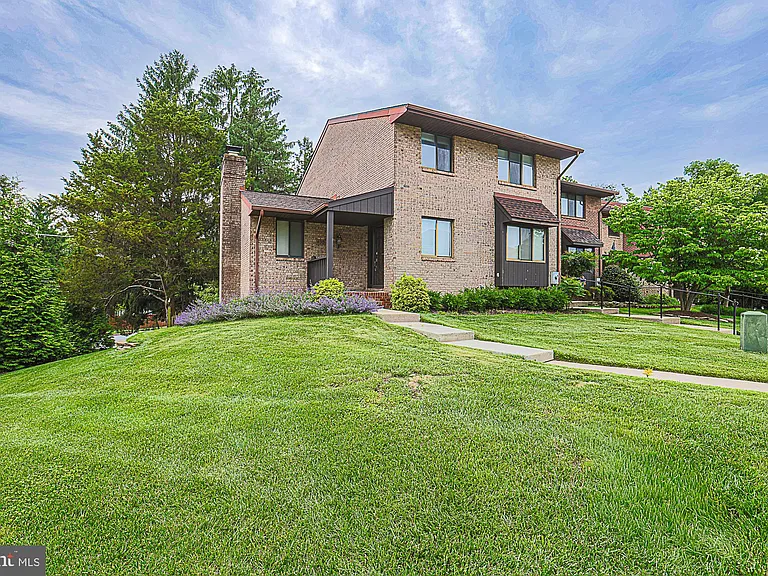 400 Five Farms Ln — Photo 4