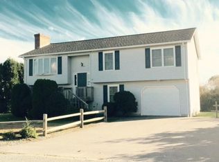 54 Exeter Blvd, Narragansett, RI 02882