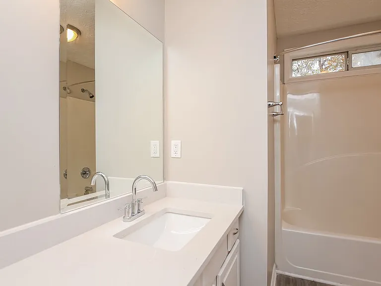 5539 Princeton Oaks Ln — Photo 12