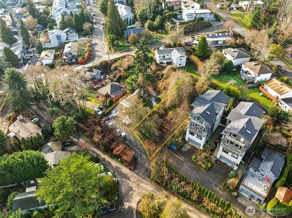 4019 Burton Place W, Seattle, WA 98199