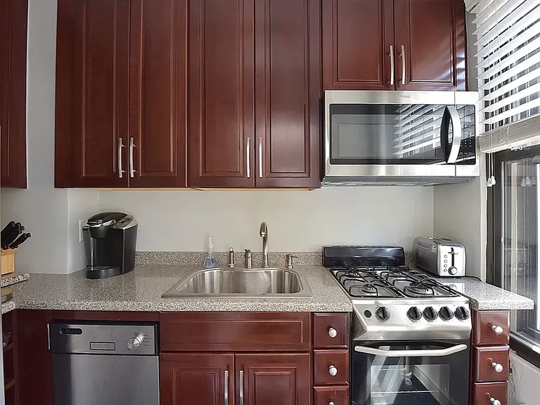 7 Park Ave #10C — Photo 4
