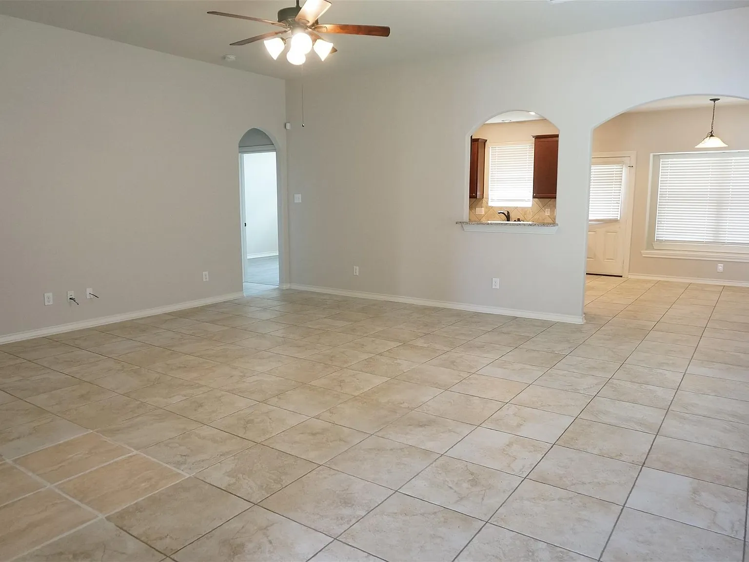 4 bed, 2.0 bath, 1787 sqft, $2,200 — Photo 3