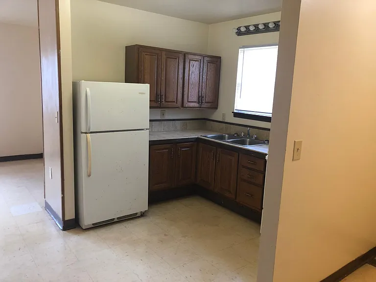 625 Huehl Cir — Photo 4