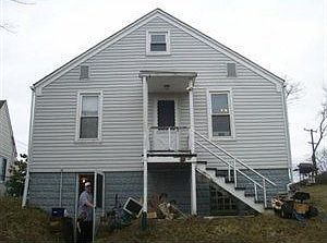 2nd image of 104 Jenny St