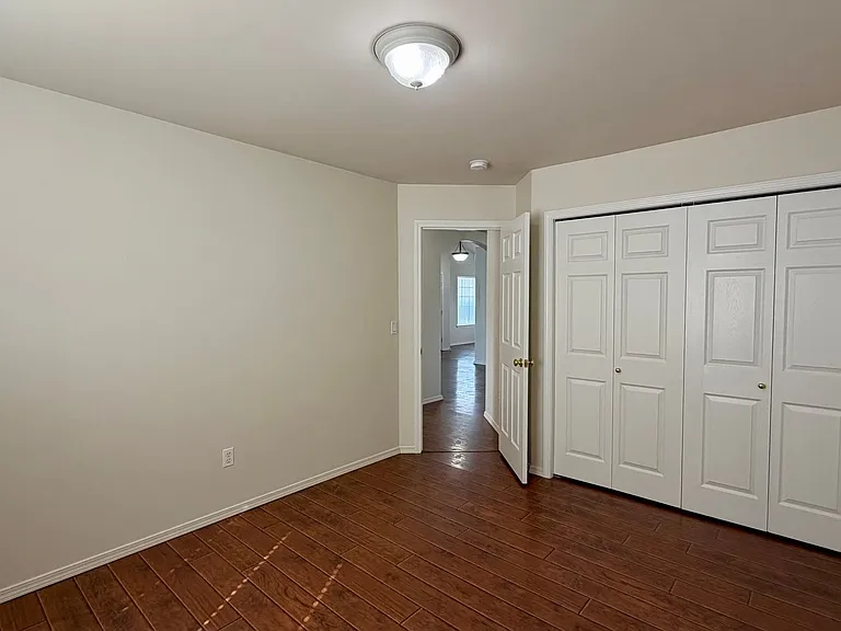 2421 S Arthur Ct — Photo 16