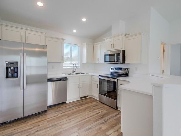 4th image of 4028 Charles St