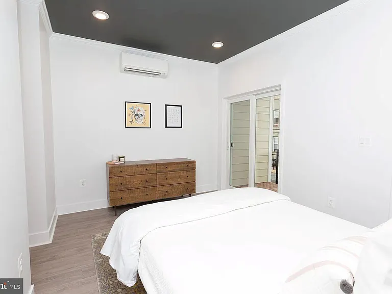 1742 Fleet St #204 — Photo 8