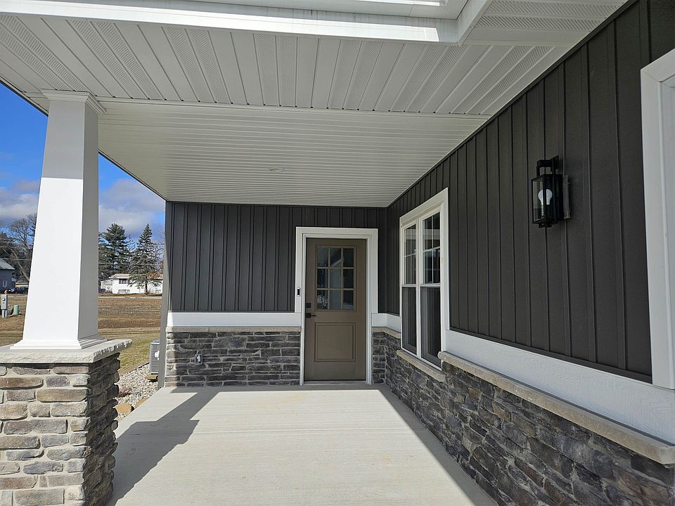 1st image of 3703 Newcastle Dr