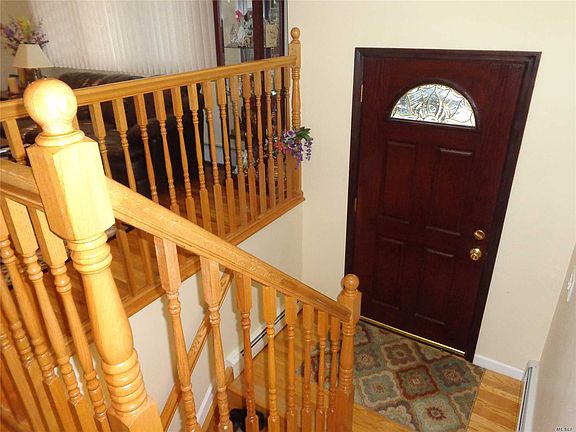 4th image of 44 Ronkonkoma Blvd