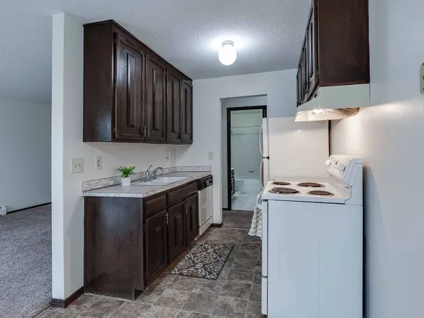 Victoria Flats Roseville, 885 Highway 36 W Unit 208, Saint Paul, MN 55113