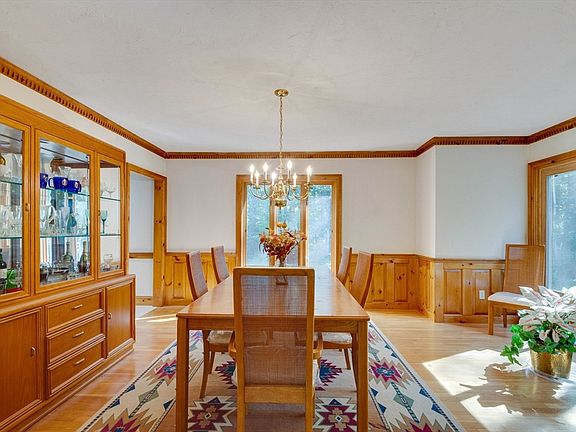 5th image of 15 Squannacook Dr
